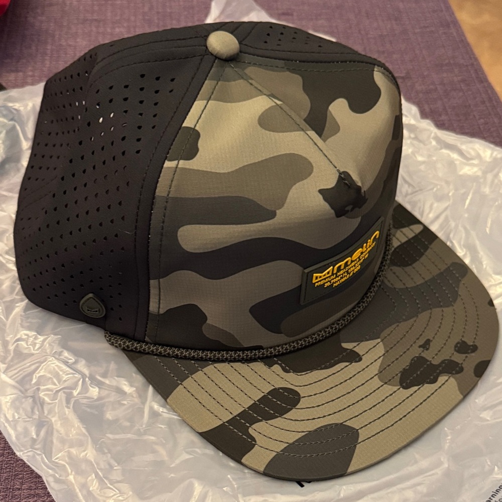 Melin Islands Collection Camo Hat with Black Accents - Picture 10 of 11